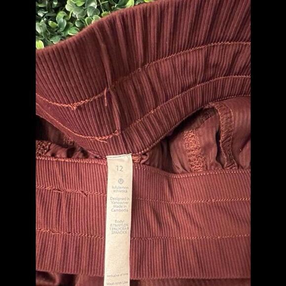 Lululemon women’s joggers pants size 12 - Picture 8 of 9